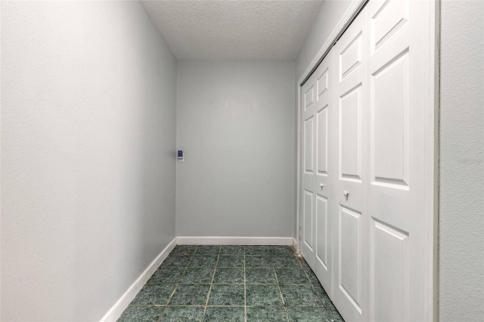 228 E HOLLY DRIVE, Orange City, FL 32763 228 E HOLLY DRIVE, Orange City, FL 32763