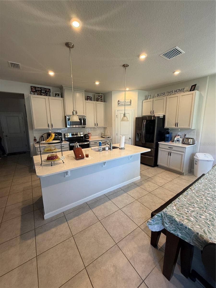 5013 GRAND TETON COURT, Deland, FL 32724 5013 GRAND TETON COURT, Deland, FL 32724
