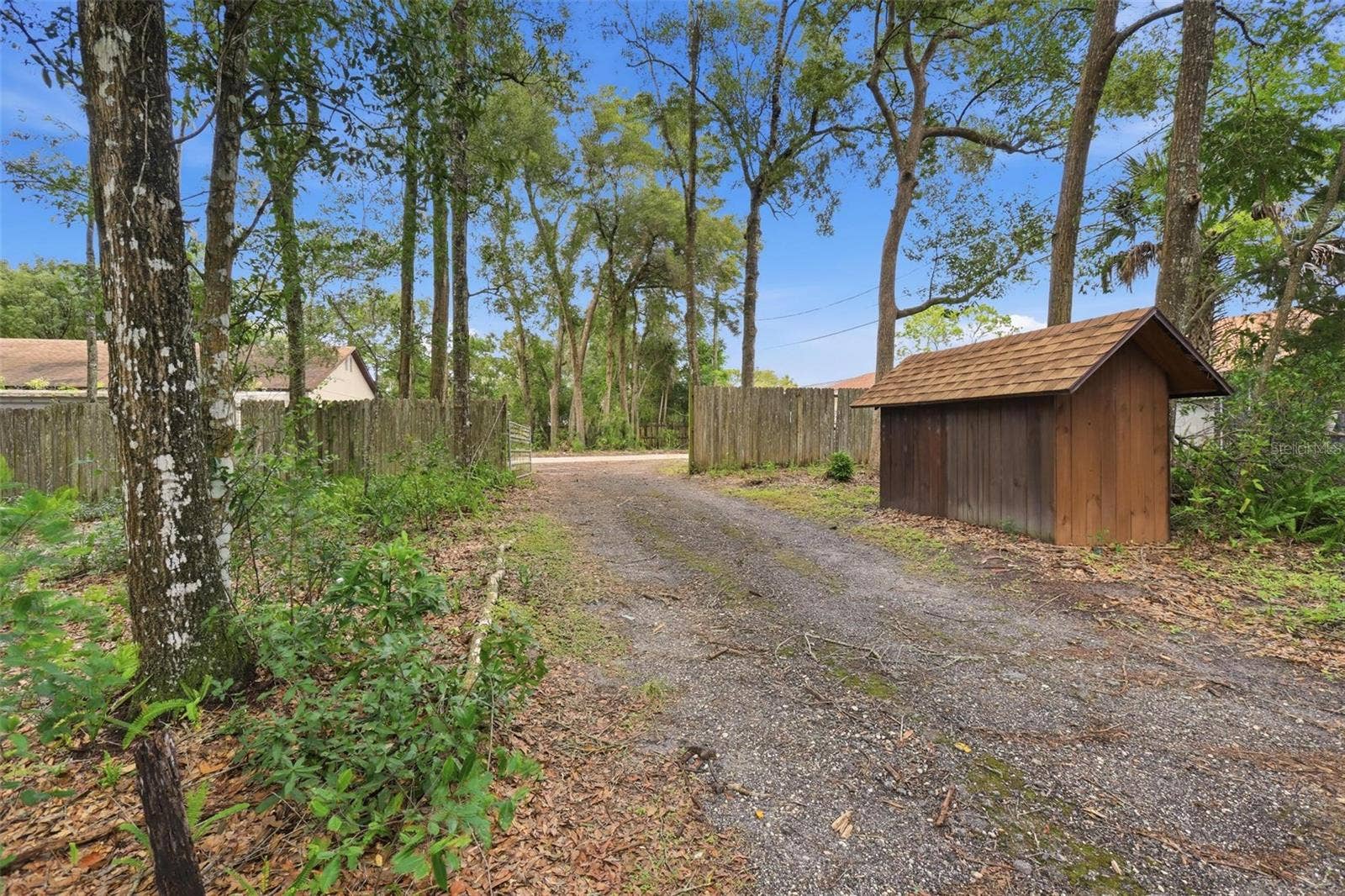 2662 PALM TERRACE, Deland, FL 32720 Side yard, private entry