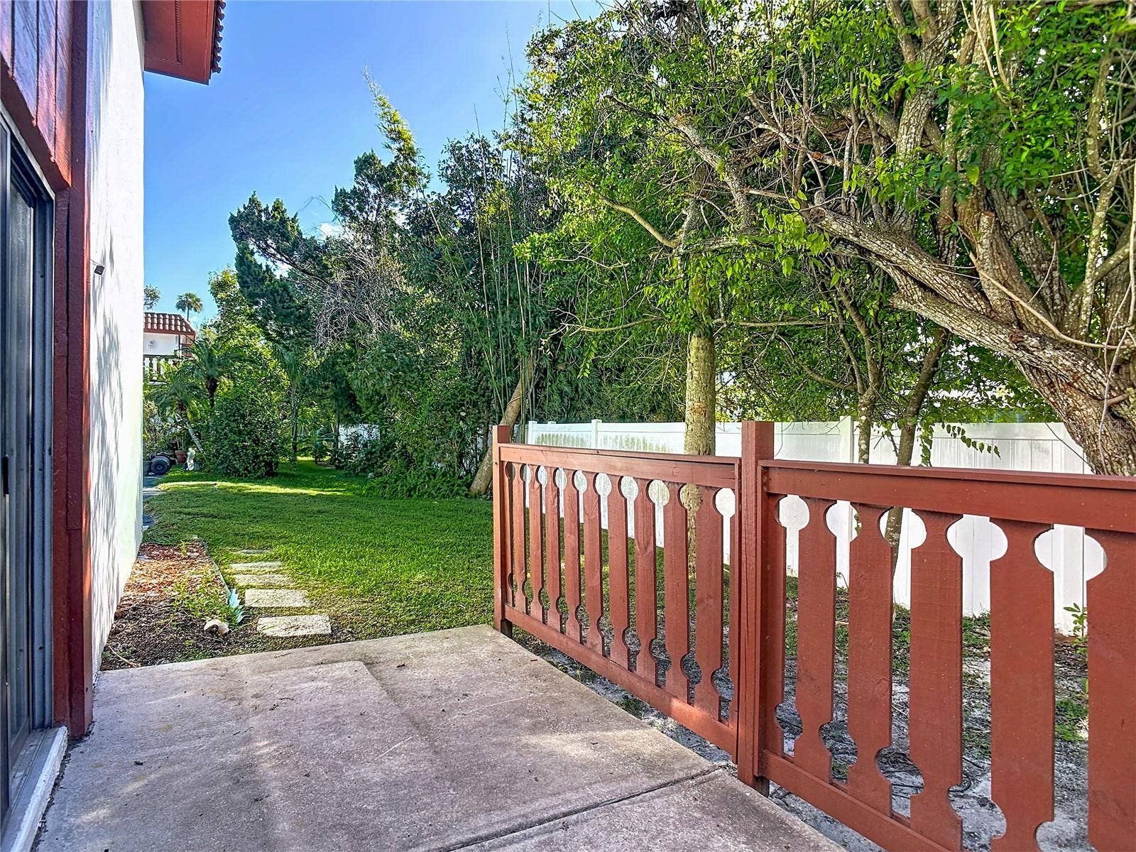2066 OAK MEADOW CIRCLE, South Daytona, FL 32119
