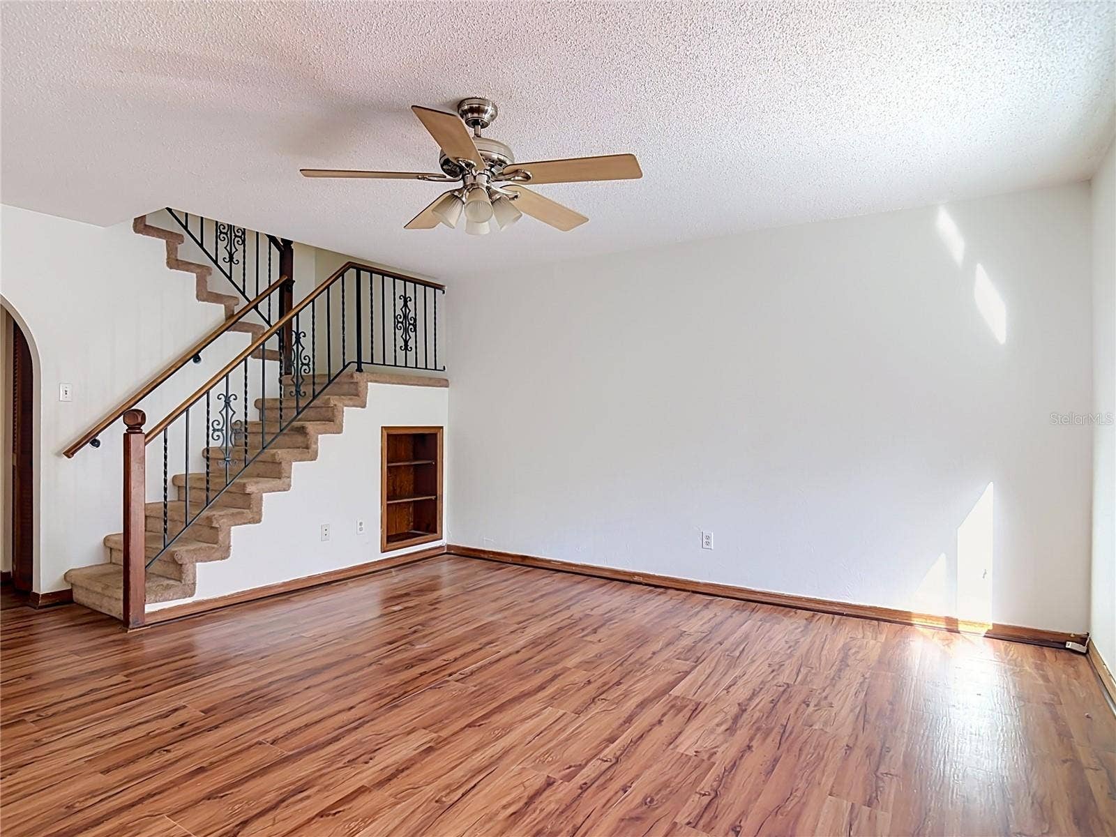 2066 OAK MEADOW CIRCLE, South Daytona, FL 32119