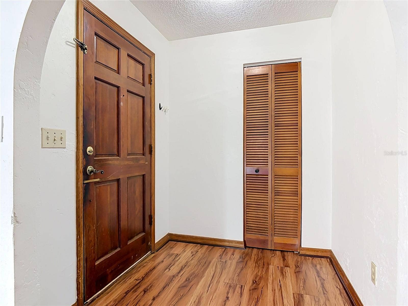 2066 OAK MEADOW CIRCLE, South Daytona, FL 32119