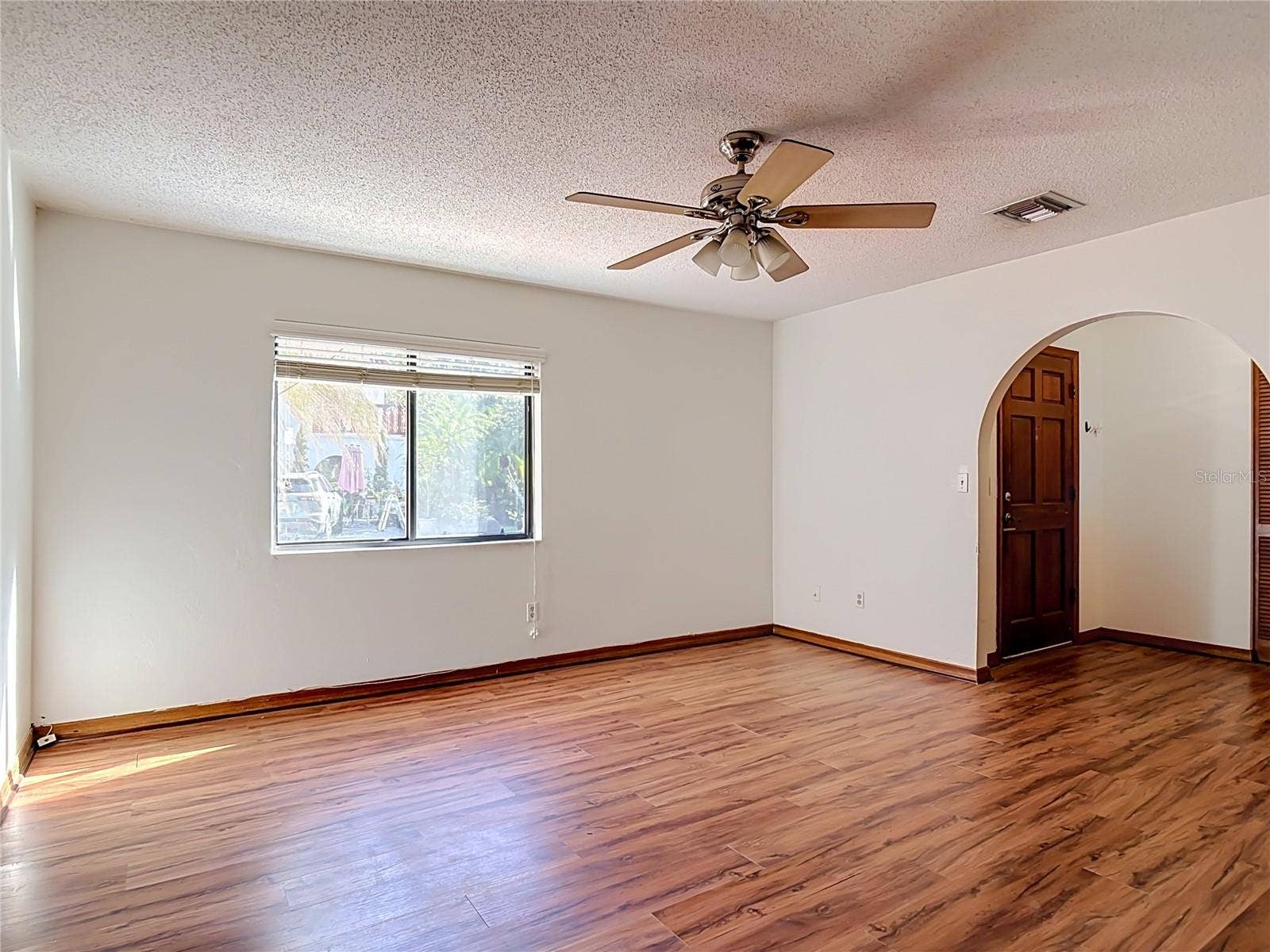2066 OAK MEADOW CIRCLE, South Daytona, FL 32119
