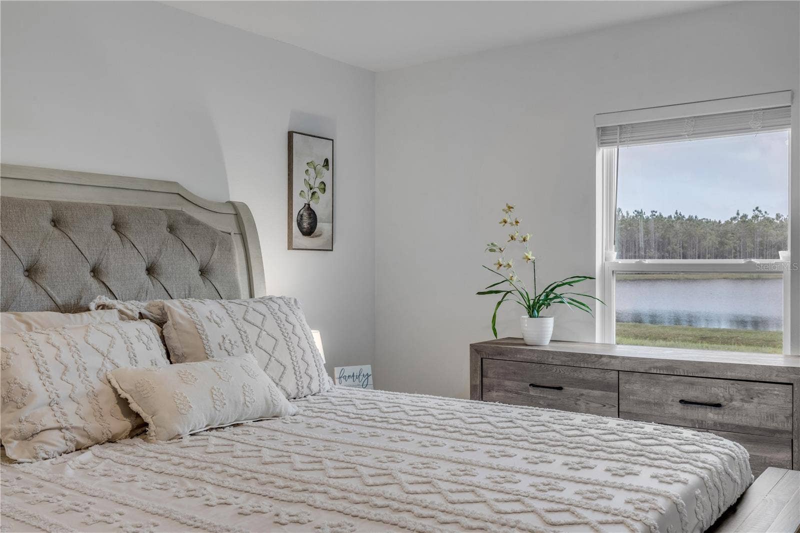 1295 BELLE ISLE LANE, Daytona Beach, FL 32124 1295 BELLE ISLE LANE, Daytona Beach, FL 32124