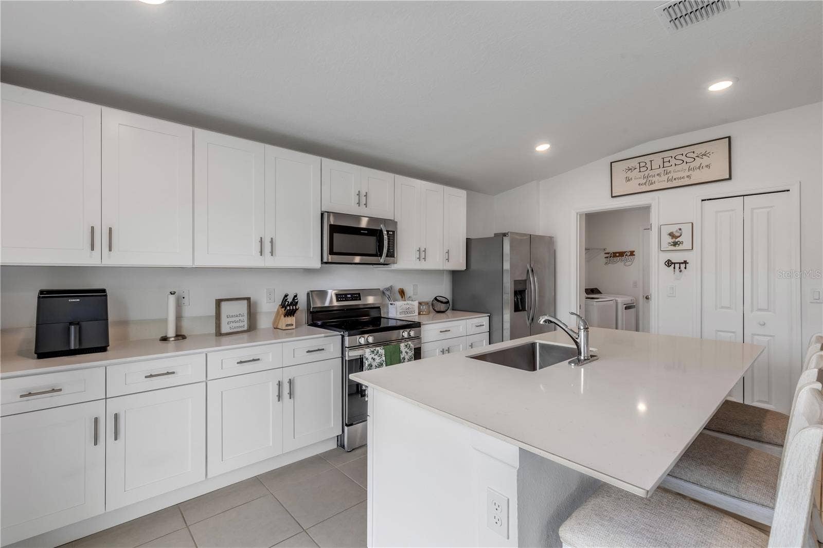 1295 BELLE ISLE LANE, Daytona Beach, FL 32124 1295 BELLE ISLE LANE, Daytona Beach, FL 32124