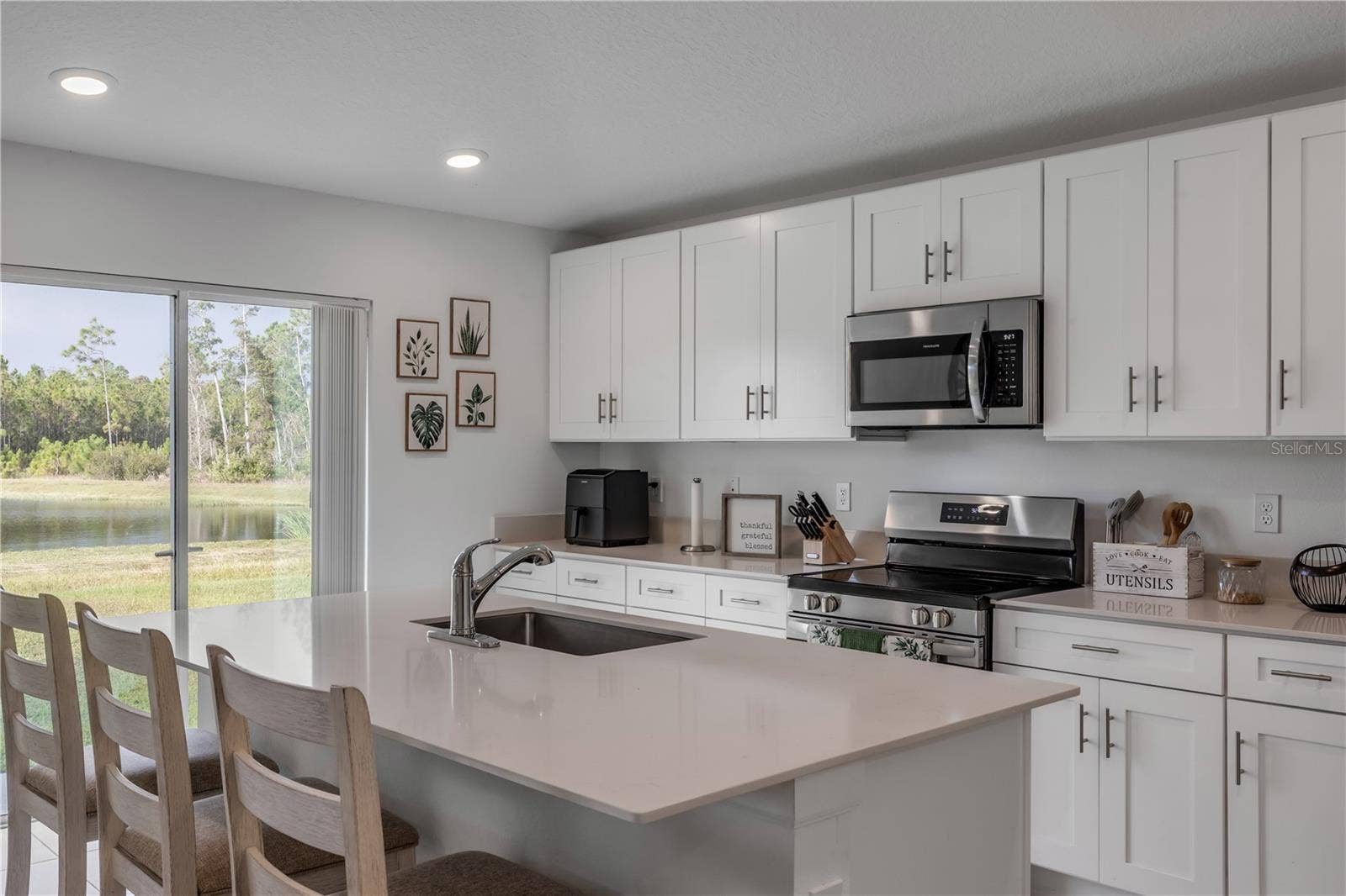 1295 BELLE ISLE LANE, Daytona Beach, FL 32124 1295 BELLE ISLE LANE, Daytona Beach, FL 32124