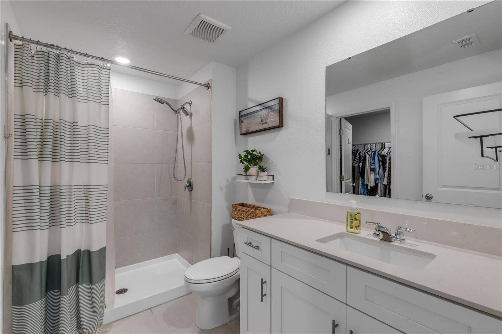 1295 BELLE ISLE LANE, Daytona Beach, FL 32124 1295 BELLE ISLE LANE, Daytona Beach, FL 32124