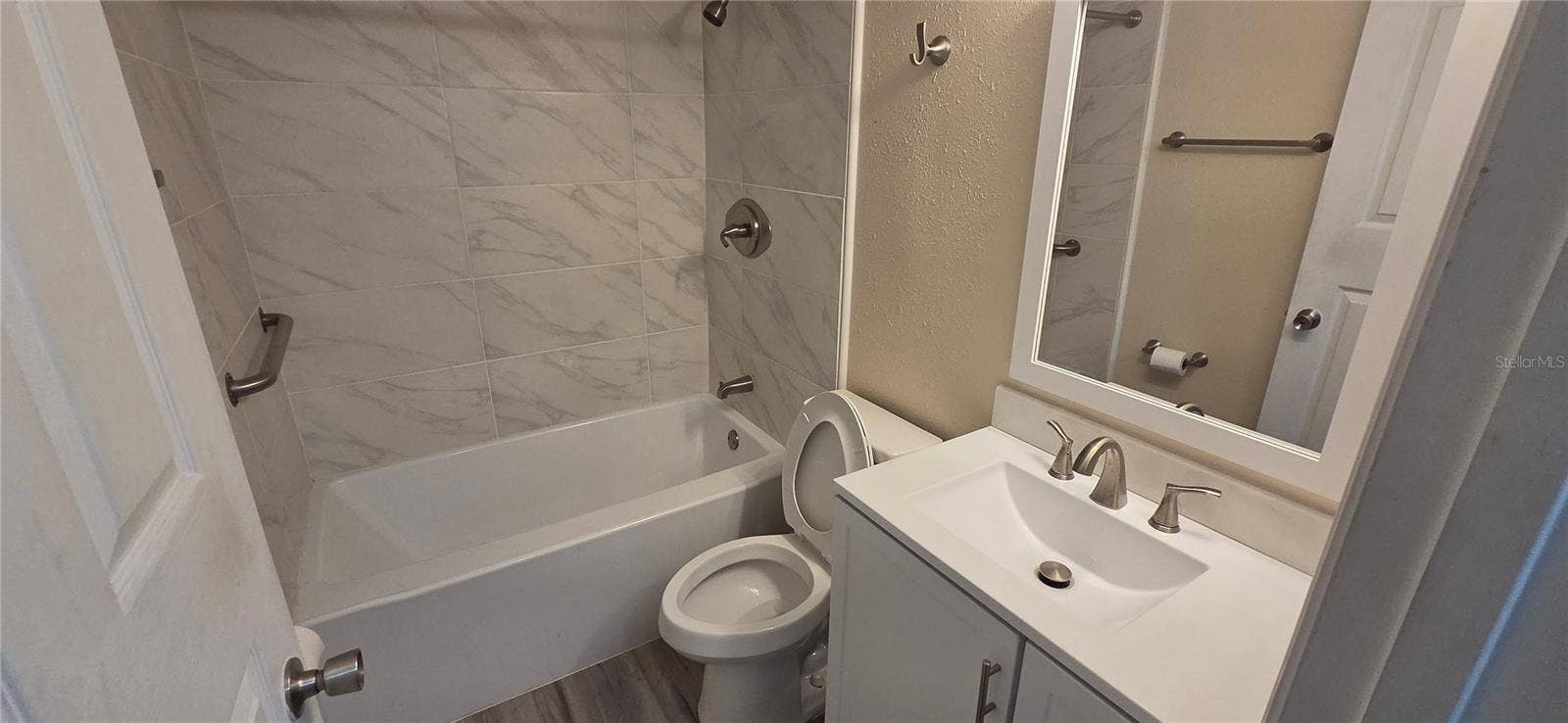 100 SWEETGUM WOODS COURT, #14C, Deltona, FL 32725 HALL BATHROOM