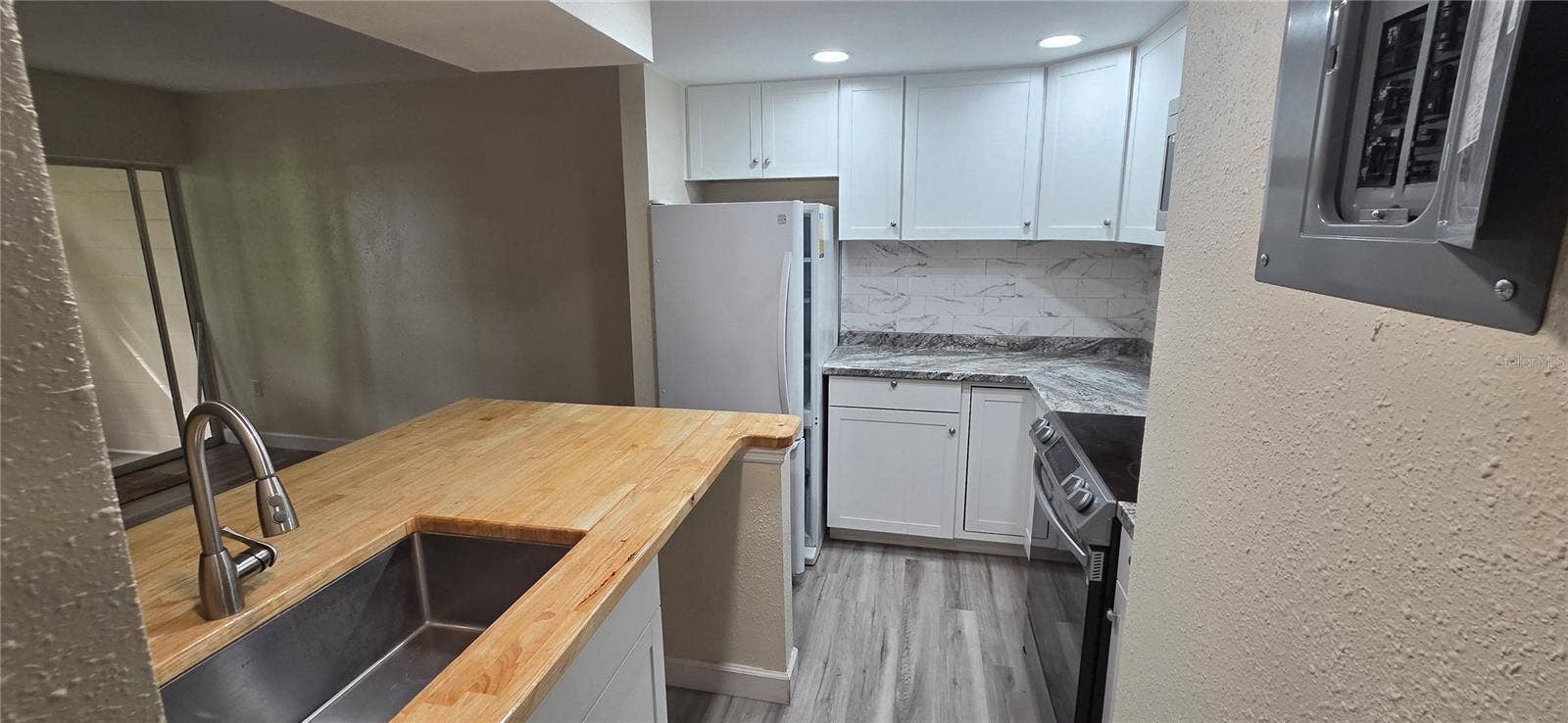 100 SWEETGUM WOODS COURT, #14C, Deltona, FL 32725 KITCHEN
