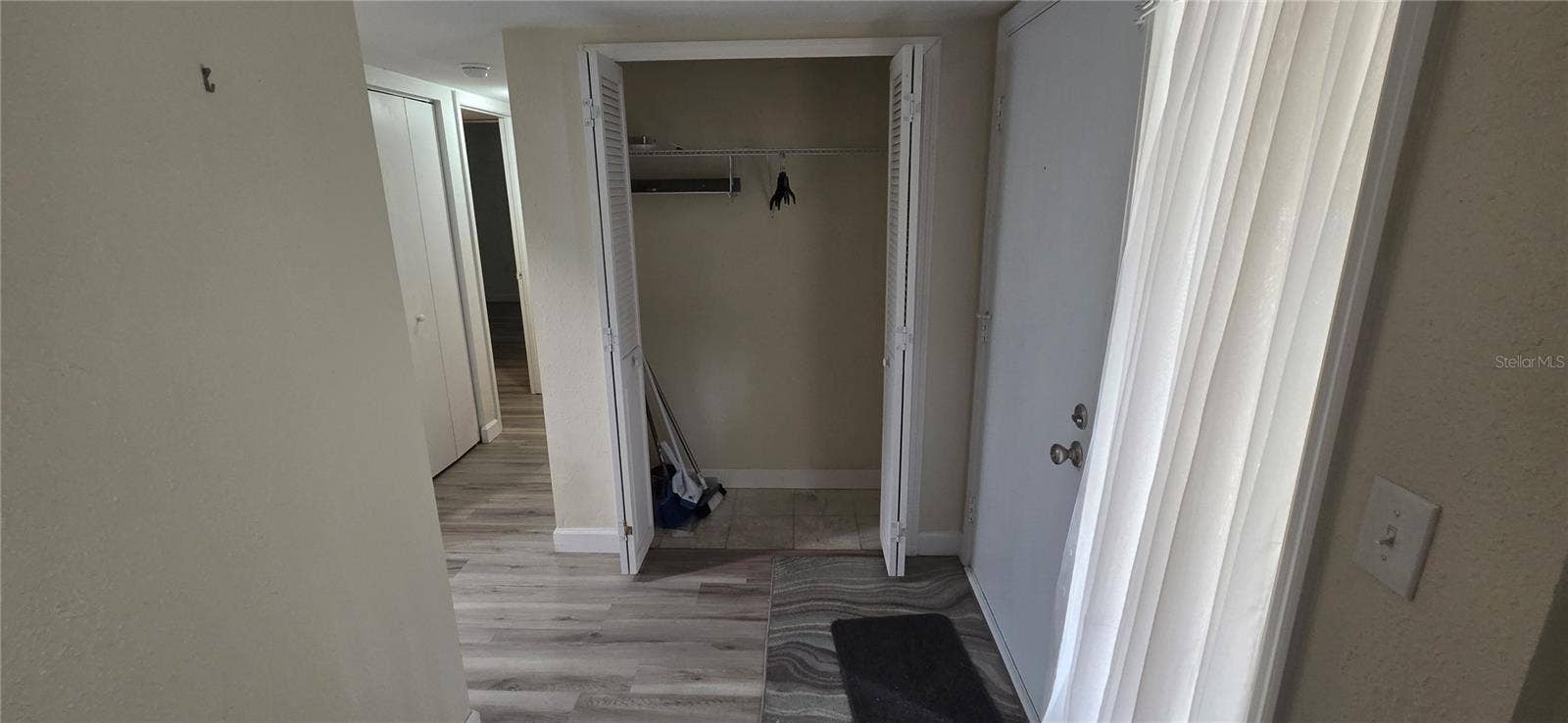 100 SWEETGUM WOODS COURT, #14C, Deltona, FL 32725 FOYER