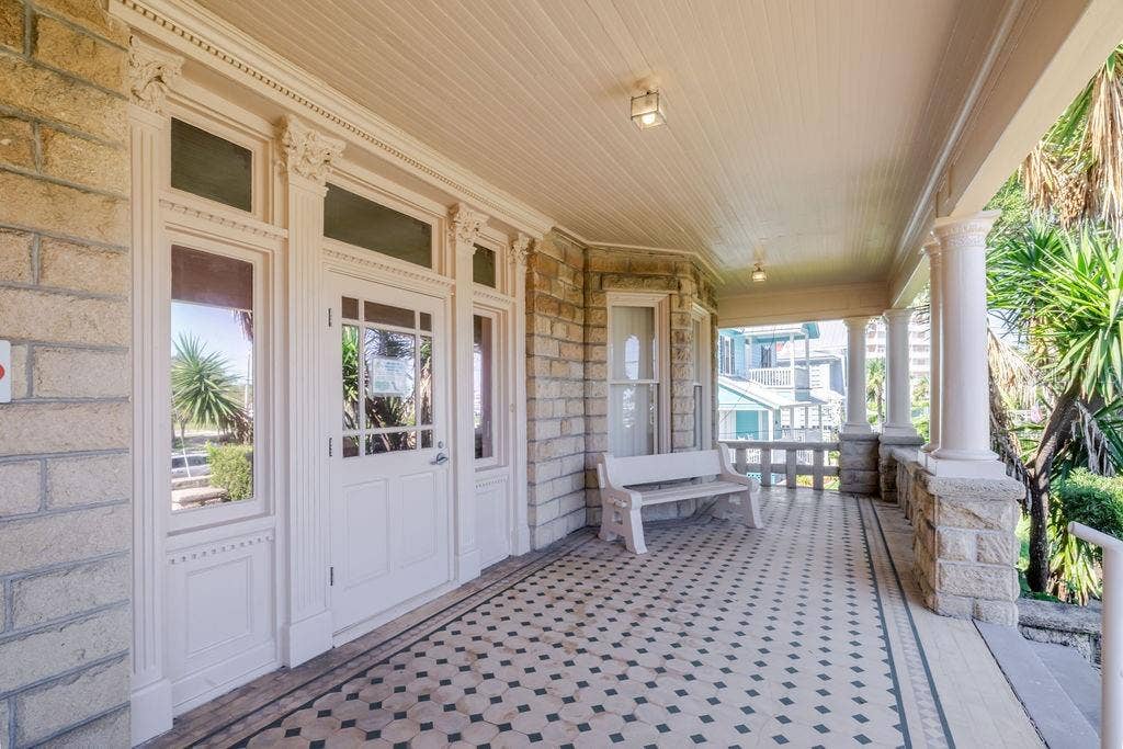 440 S BEACH STREET, Daytona Beach, FL 32114 Southeast side of front porch.