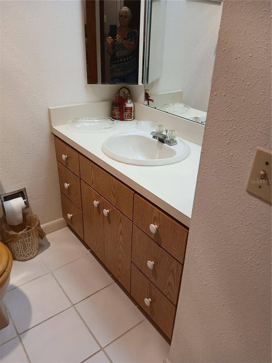 6050 CHESHAM DRIVE, #3, New Port Richey, FL 34653 HALL BATH