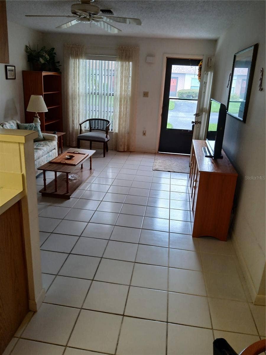 6050 CHESHAM DRIVE, #3, New Port Richey, FL 34653 LIVING ROOM