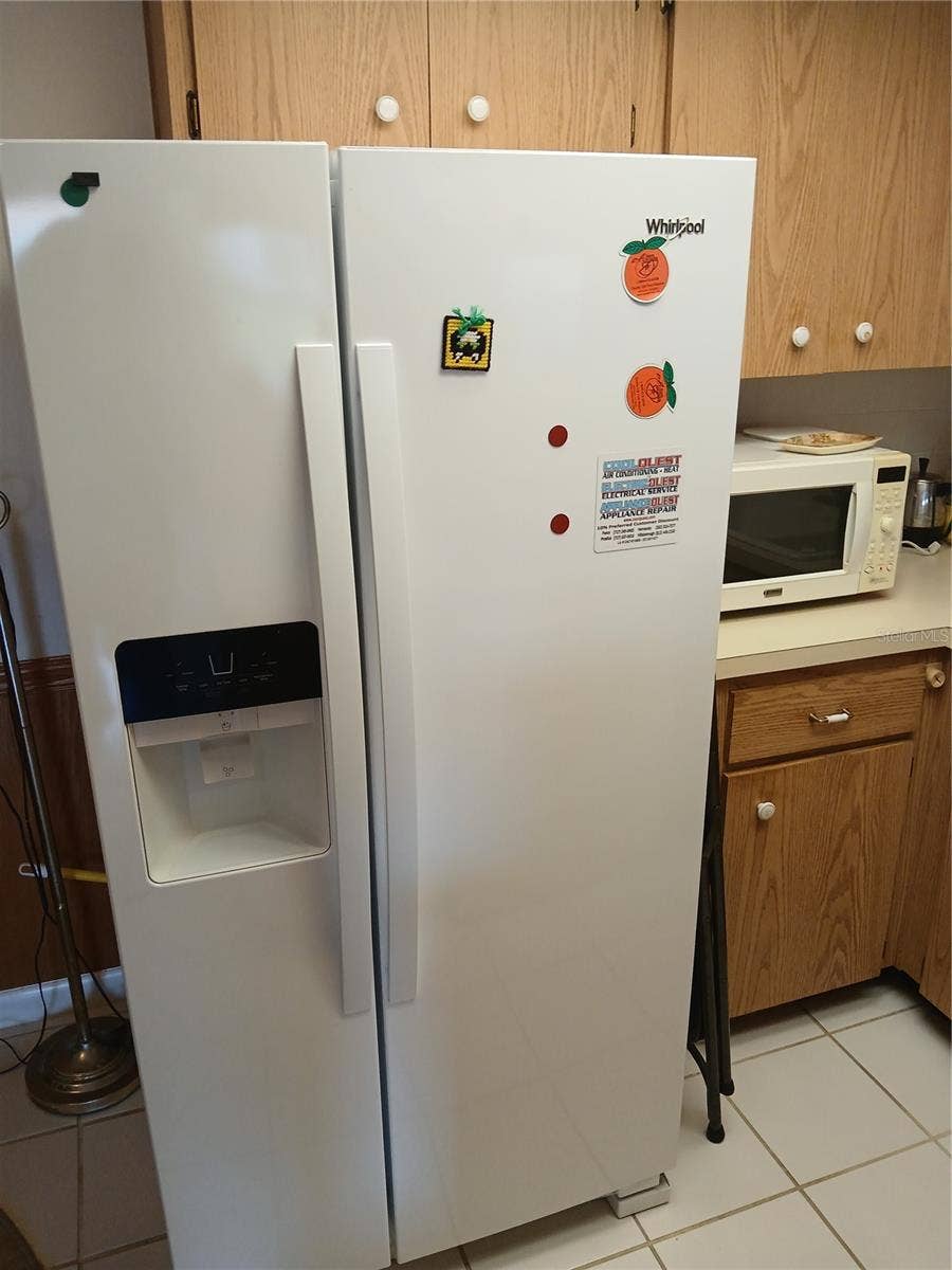 6050 CHESHAM DRIVE, #3, New Port Richey, FL 34653 NEW REFIGERATOR