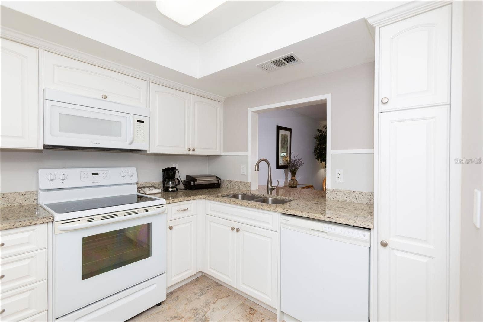 4632 MARINE PARKWAY, #201, New Port Richey, FL 34652 KITCHEN