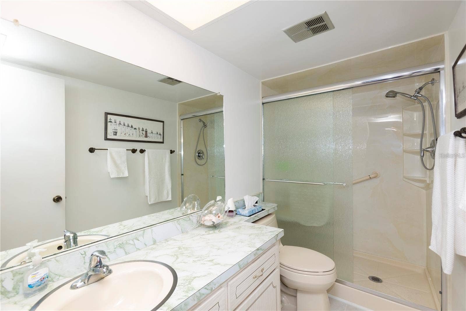 4632 MARINE PARKWAY, #201, New Port Richey, FL 34652 MASTER BATH