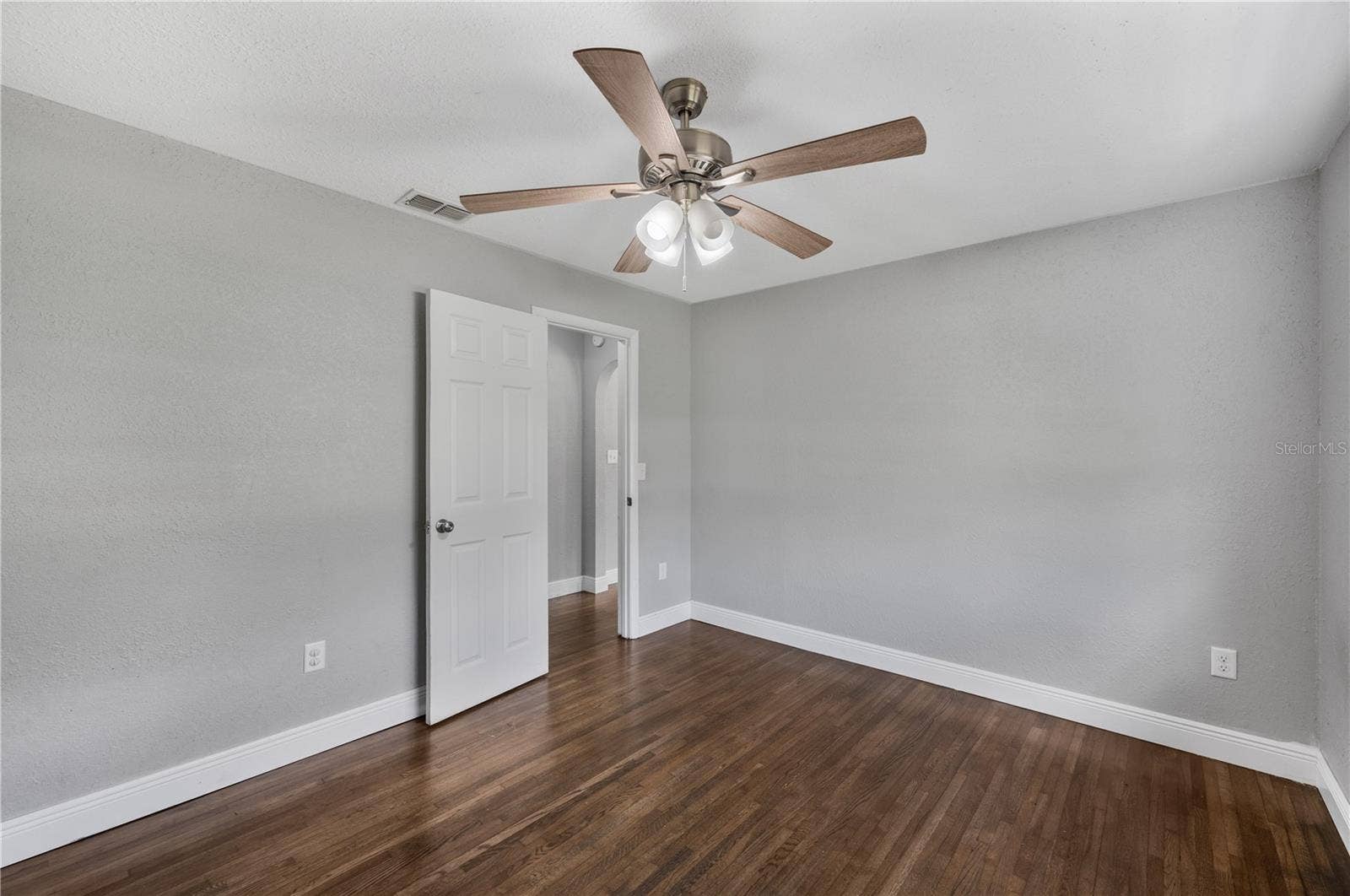 510 WINDERMERE DRIVE, Lakeland, FL 33809 510 WINDERMERE DRIVE, Lakeland, FL 33809