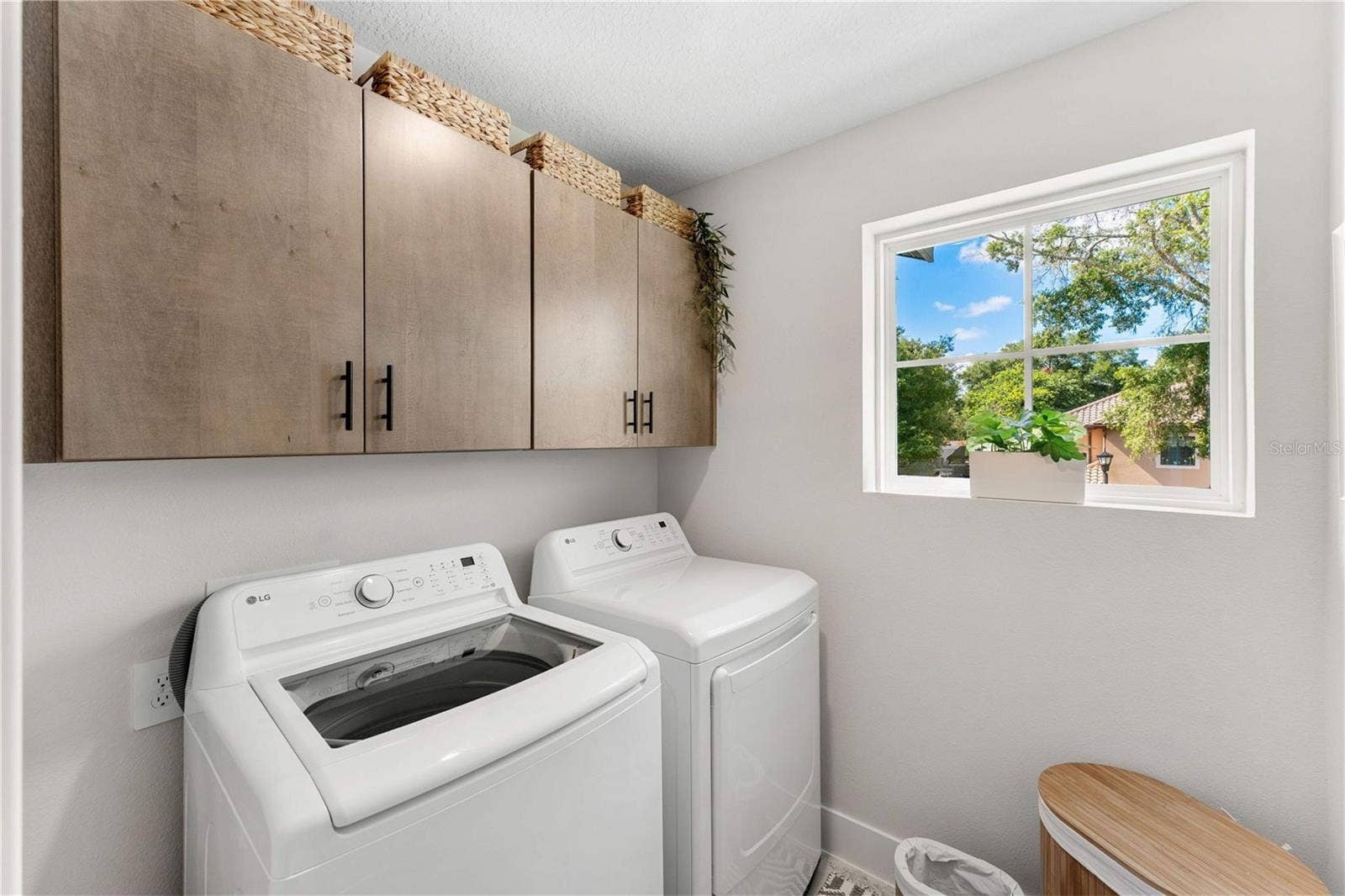 2351 HUANIER COURT, Apopka, FL 32712 2351 HUANIER COURT, Apopka, FL 32712