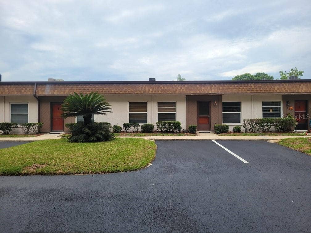 6141 CHESHAM DRIVE, #8, New Port Richey, FL 34653 6141 CHESHAM DRIVE, #8, New Port Richey, FL 34653