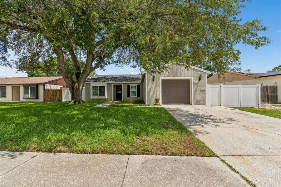 Property photo for 5707 RIDGESTONE DRIVE, Tampa, FL