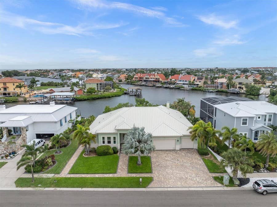 Property photo for 811 BIRDIE WAY, Apollo Beach, FL