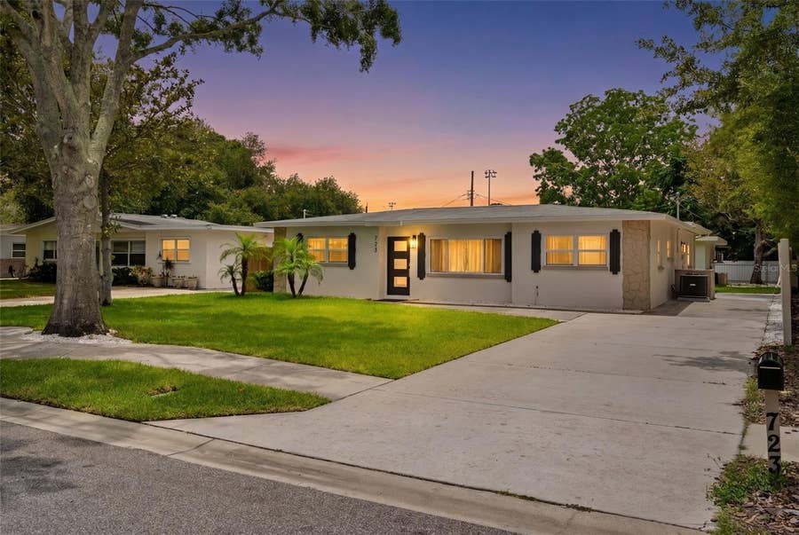 Property photo for 723 W BAYSHORE DRIVE, Tarpon Springs, FL