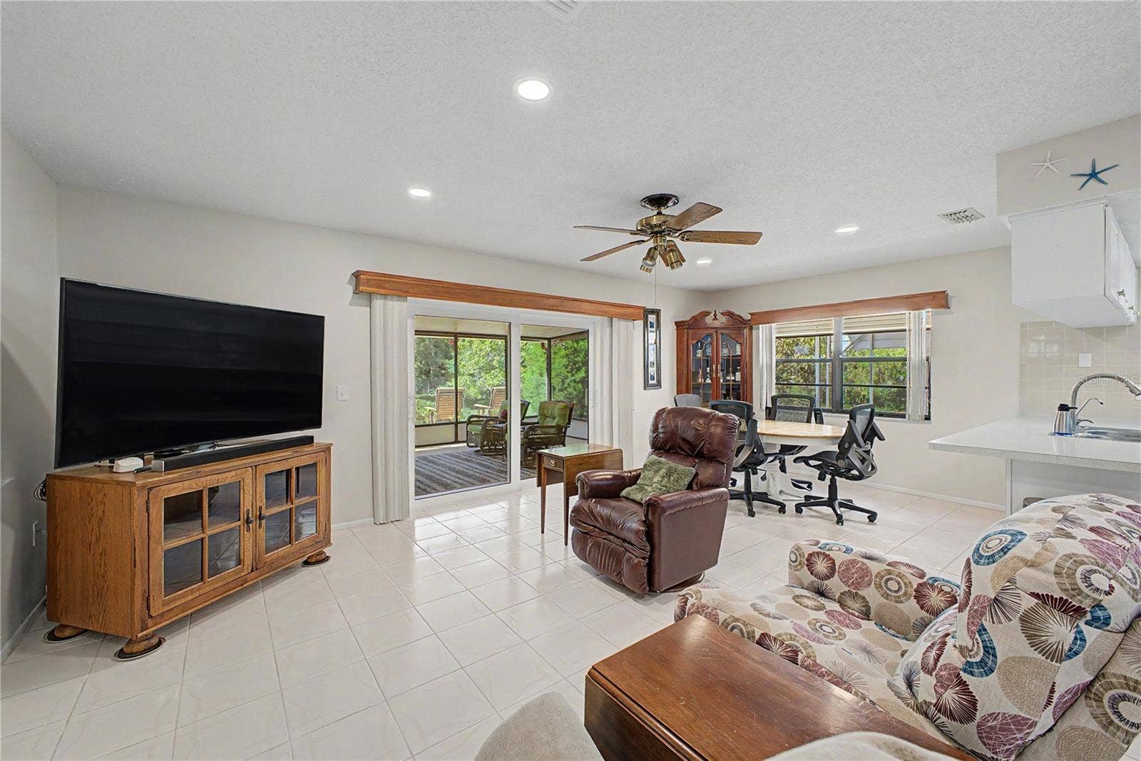 8270 SYCAMORE DRIVE, New Port Richey, FL 34654 8270 SYCAMORE DRIVE, New Port Richey, FL 34654
