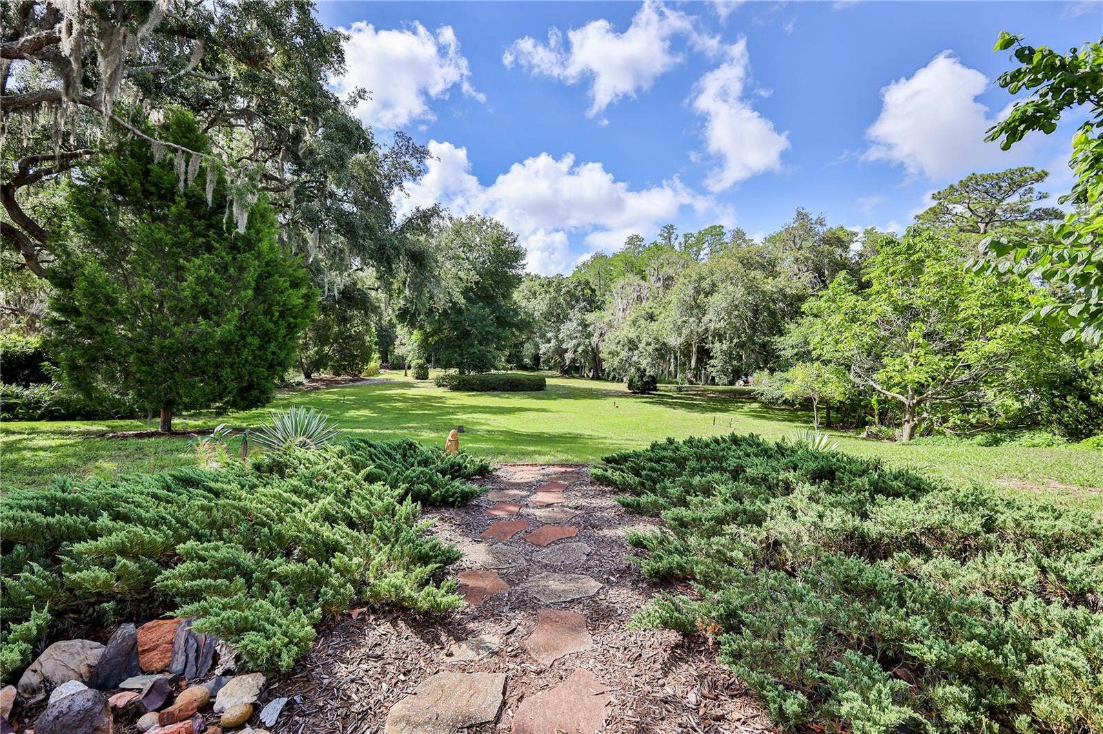8270 SYCAMORE DRIVE, New Port Richey, FL 34654 8270 SYCAMORE DRIVE, New Port Richey, FL 34654