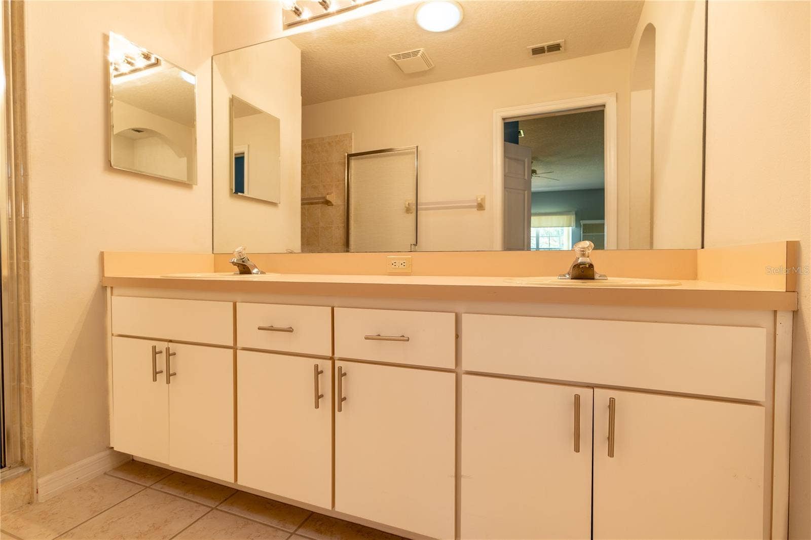 7541 MOORGATE COURT, New Port Richey, FL 34654 7541 MOORGATE COURT, New Port Richey, FL 34654