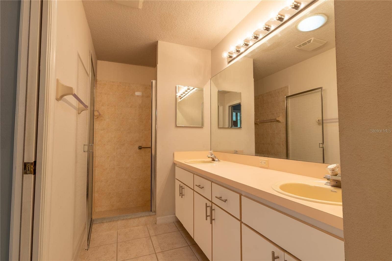 7541 MOORGATE COURT, New Port Richey, FL 34654 7541 MOORGATE COURT, New Port Richey, FL 34654