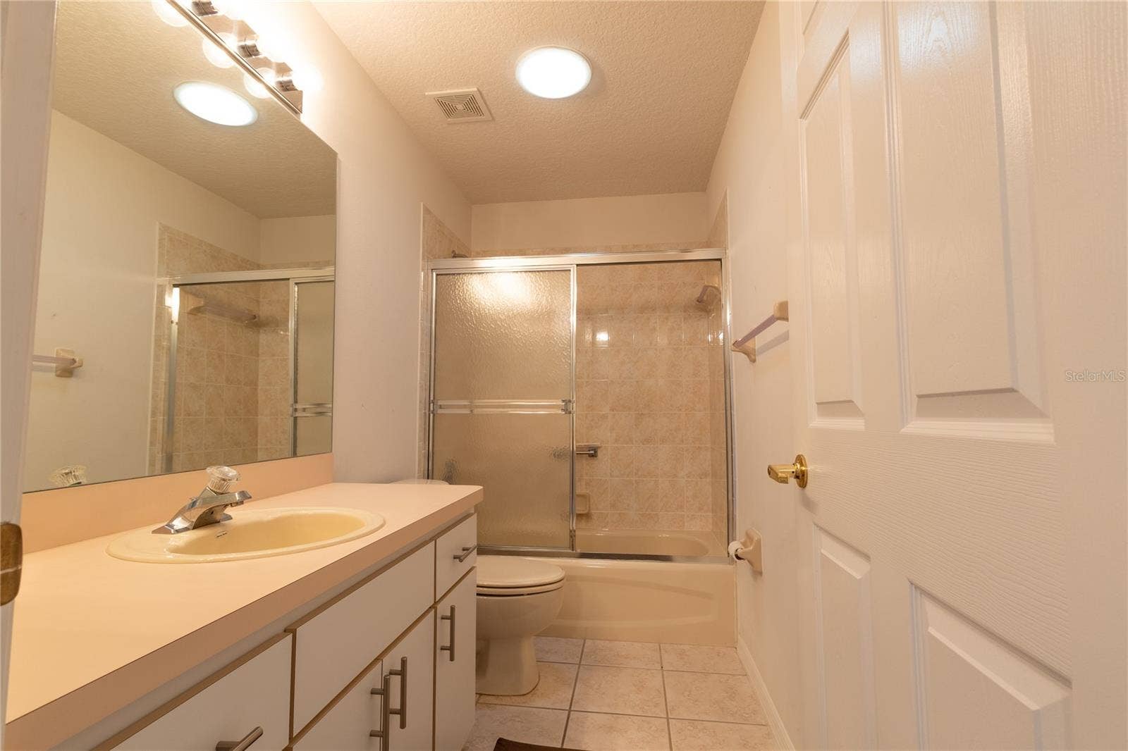 7541 MOORGATE COURT, New Port Richey, FL 34654 7541 MOORGATE COURT, New Port Richey, FL 34654