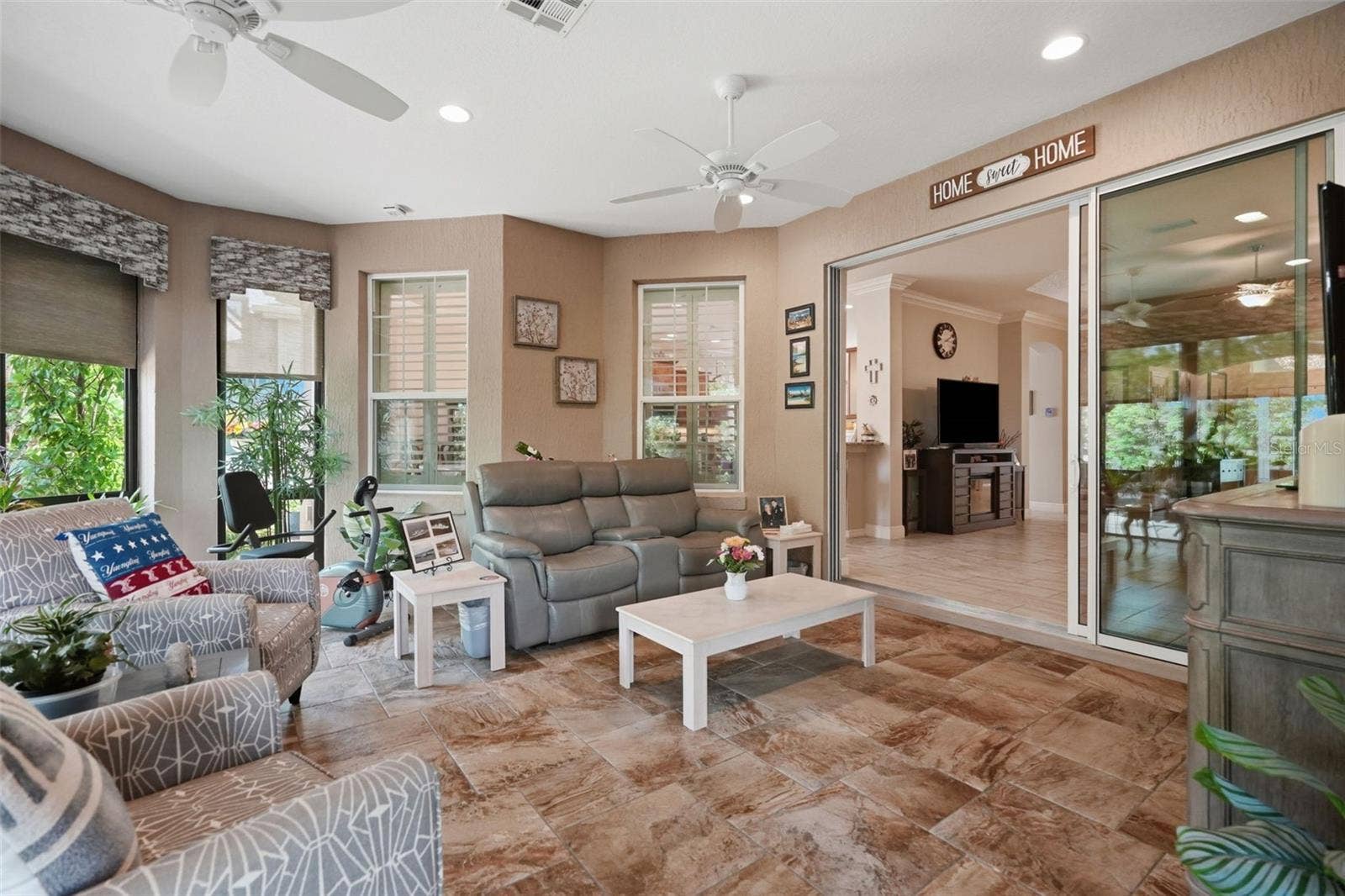 3095 KRAMER COURT, The Villages, FL 32163 3095 KRAMER COURT, The Villages, FL 32163