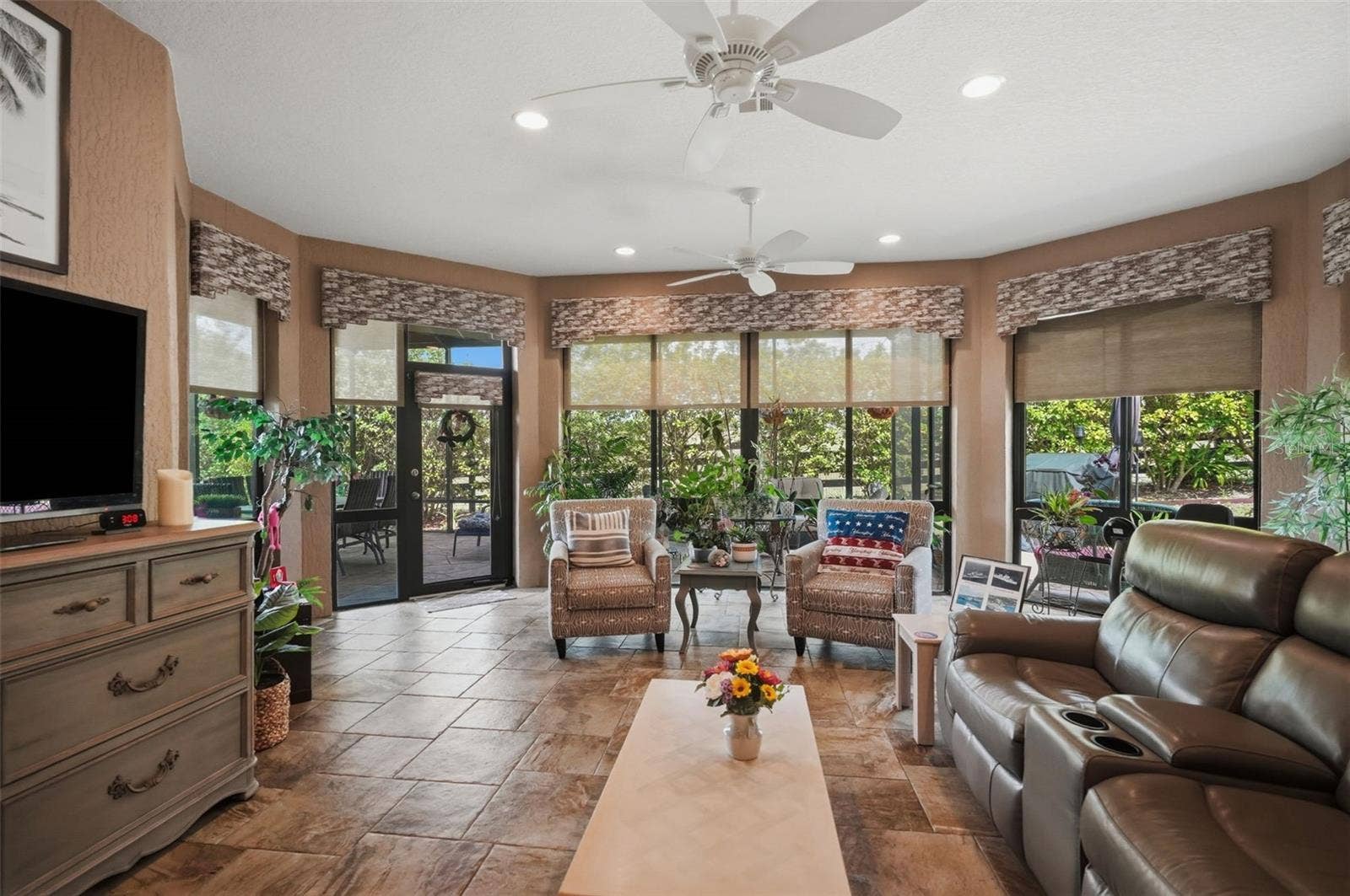 3095 KRAMER COURT, The Villages, FL 32163 3095 KRAMER COURT, The Villages, FL 32163
