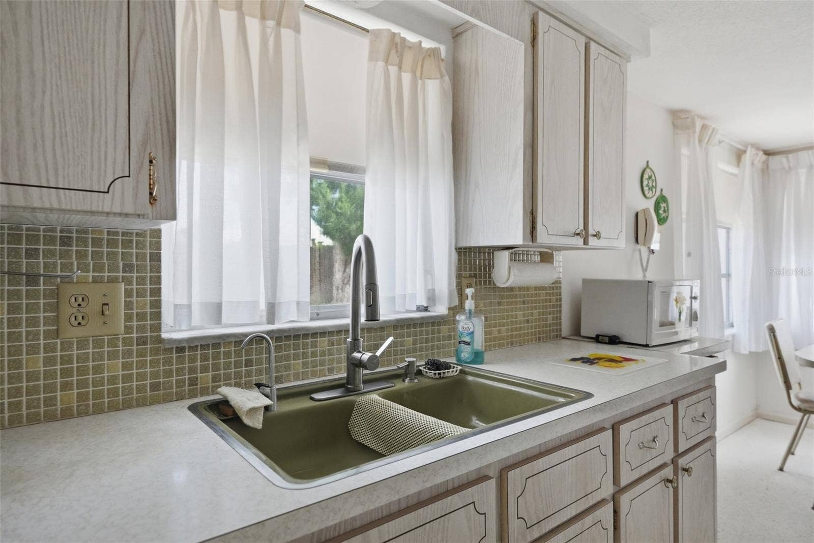 1207 LODESTAR DRIVE, Holiday, FL 34690
