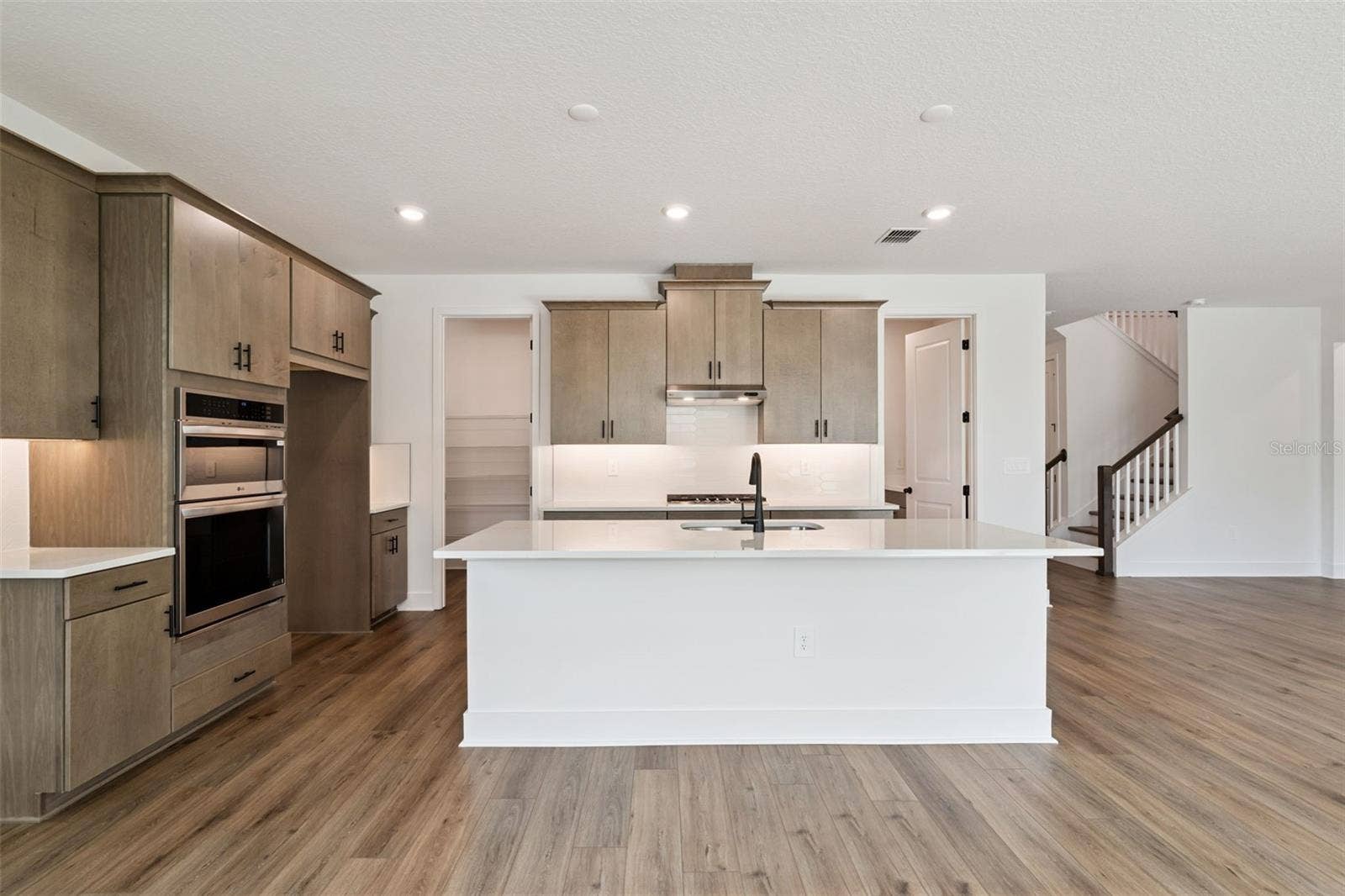 714 EMERALD GROVE DRIVE, Apopka, FL 32703 714 EMERALD GROVE DRIVE, Apopka, FL 32703