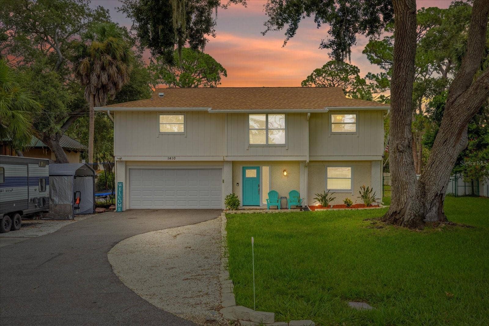 1410 RIVERSIDE DRIVE, Tarpon Springs, FL 34689 Front of the home