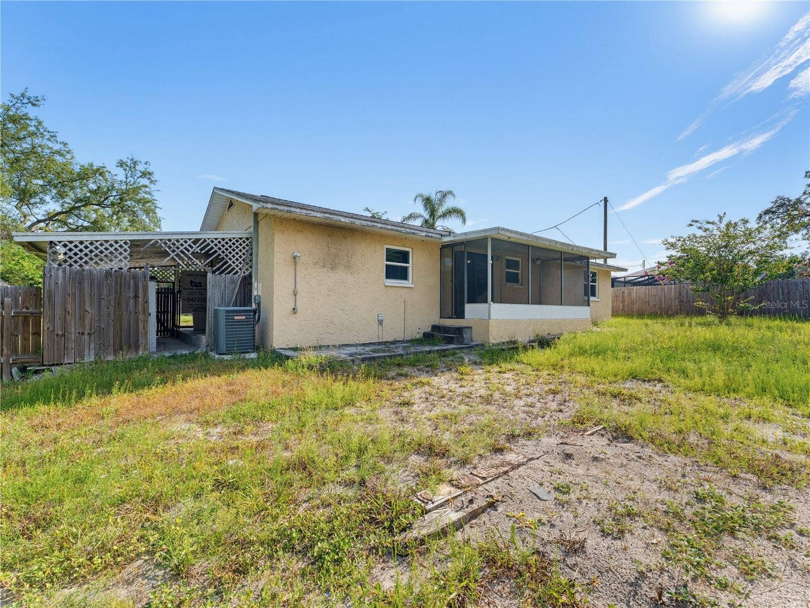 1116 E OAKWOOD STREET, Tarpon Springs, FL 34689