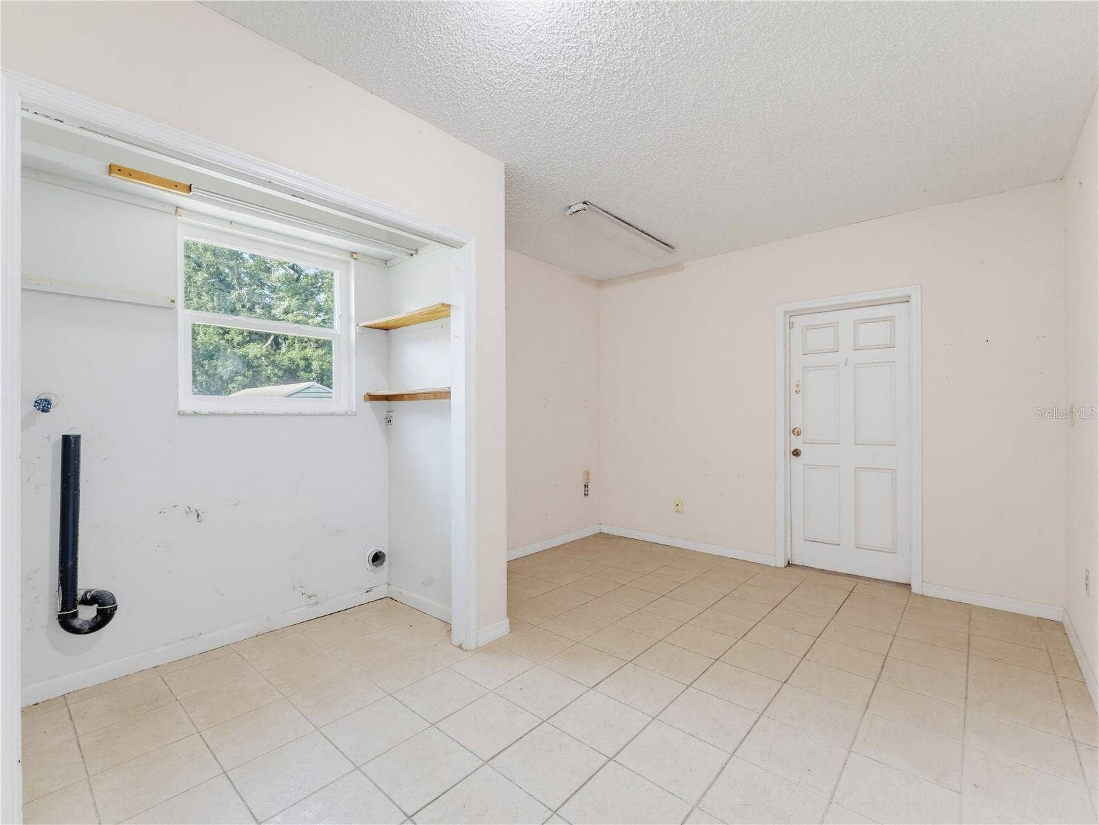 1116 E OAKWOOD STREET, Tarpon Springs, FL 34689