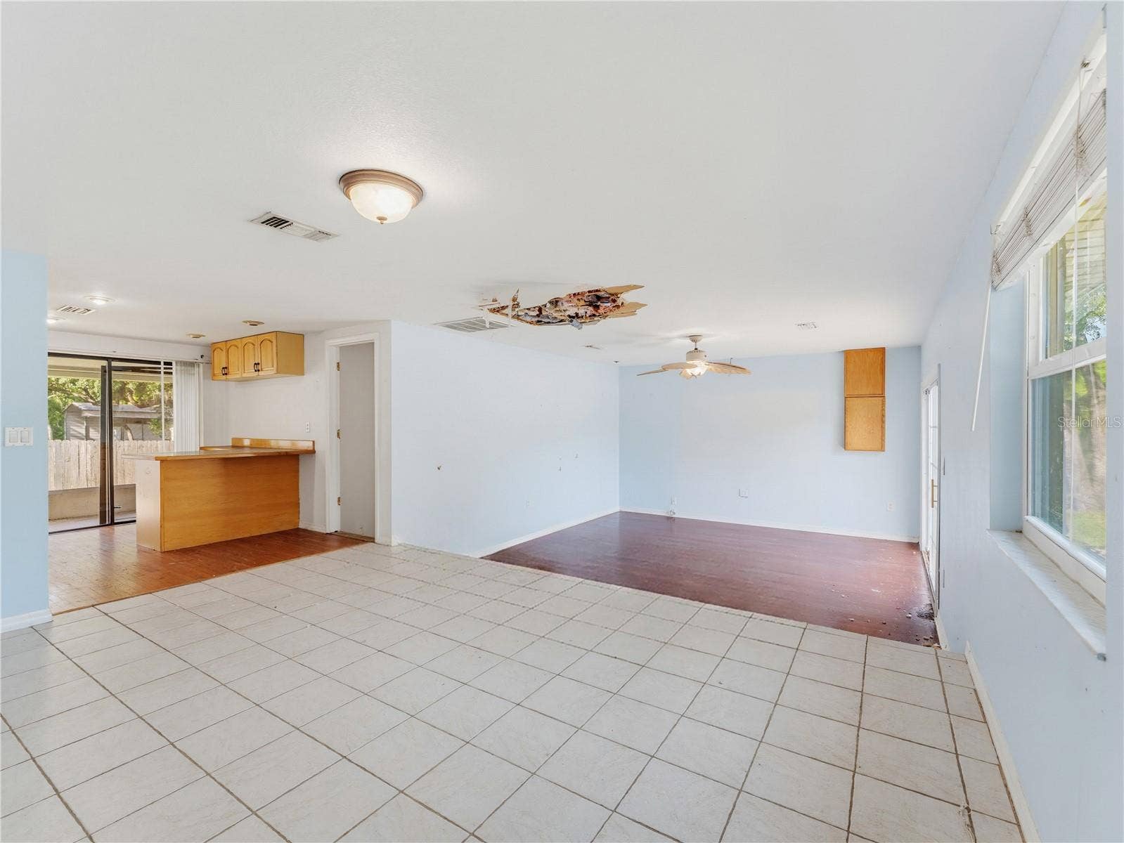 1116 E OAKWOOD STREET, Tarpon Springs, FL 34689
