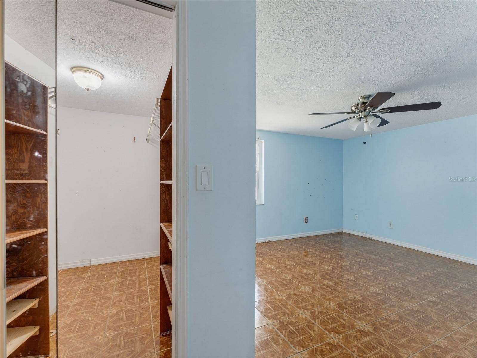 1116 E OAKWOOD STREET, Tarpon Springs, FL 34689
