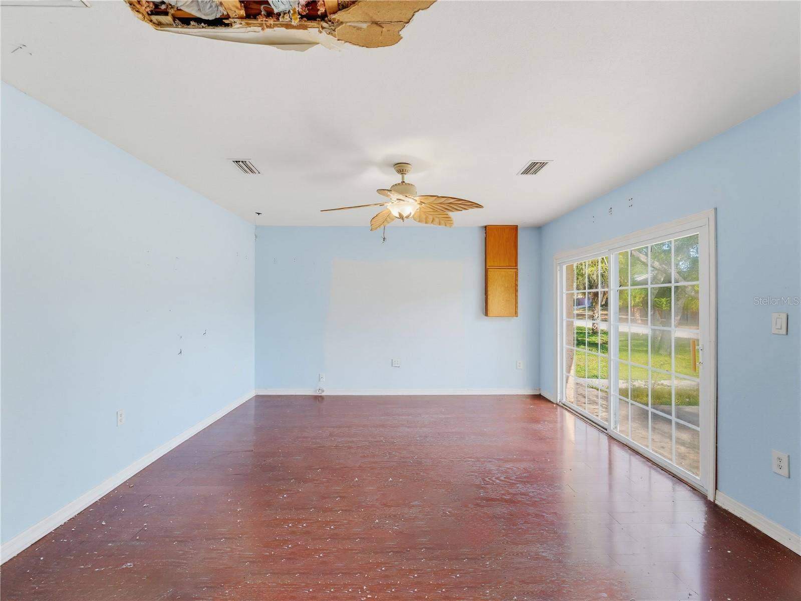 1116 E OAKWOOD STREET, Tarpon Springs, FL 34689