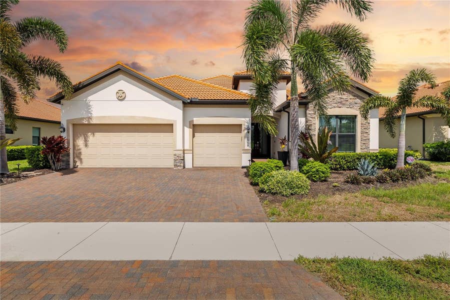 Property photo for 10868 TARFLOWER DRIVE, Venice, FL