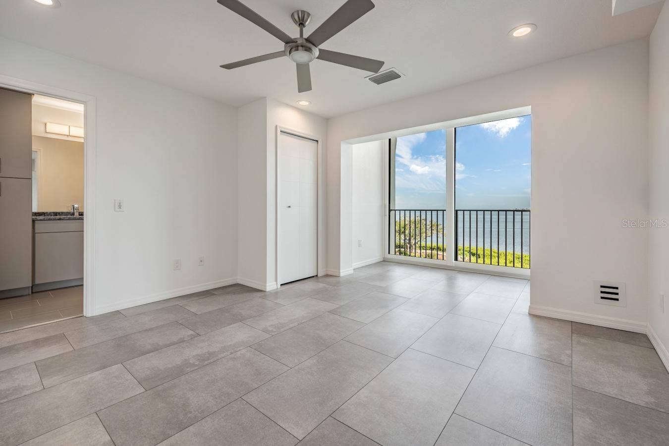 243 MARINER DRIVE, #243, Tarpon Springs, FL 34689 Master #1 with Ensuite