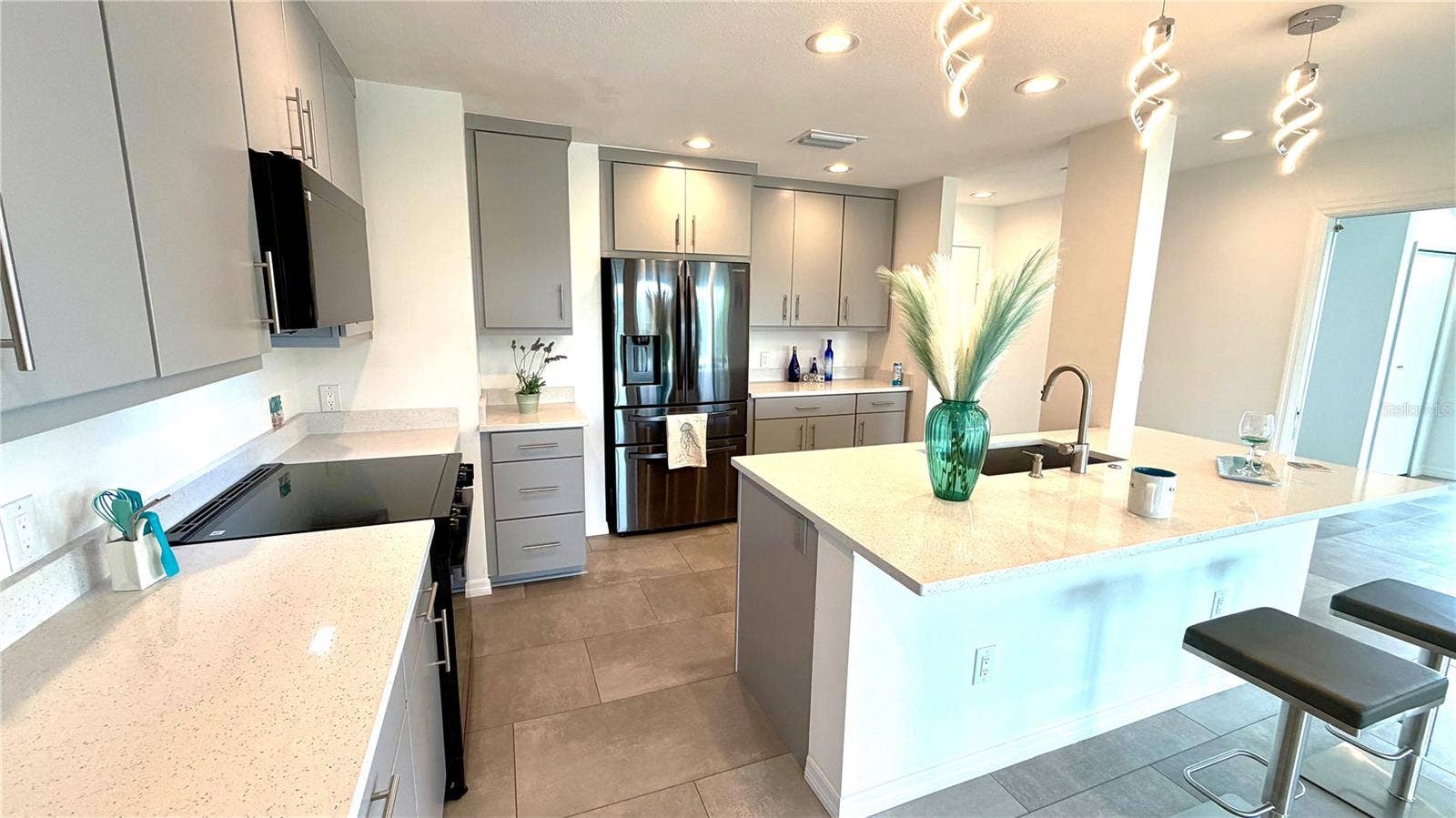 243 MARINER DRIVE, #243, Tarpon Springs, FL 34689 Newer, Upscale Kitchen, Appliances and Cabinets