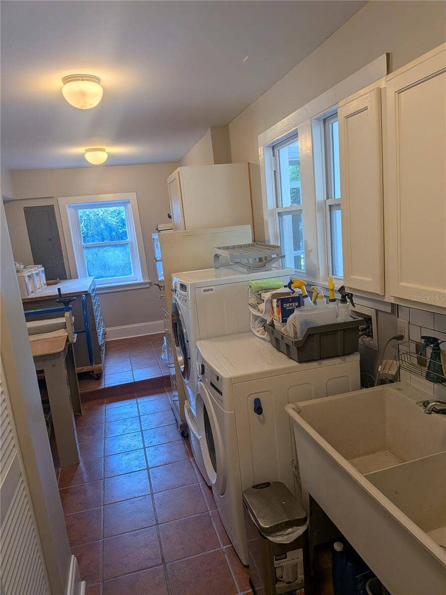 410 E PARK STREET, Lakeland, FL 33803 410 E PARK STREET, Lakeland, FL 33803
