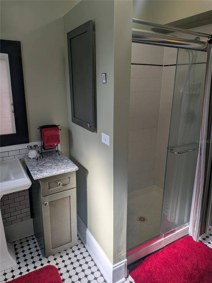 410 E PARK STREET, Lakeland, FL 33803 410 E PARK STREET, Lakeland, FL 33803