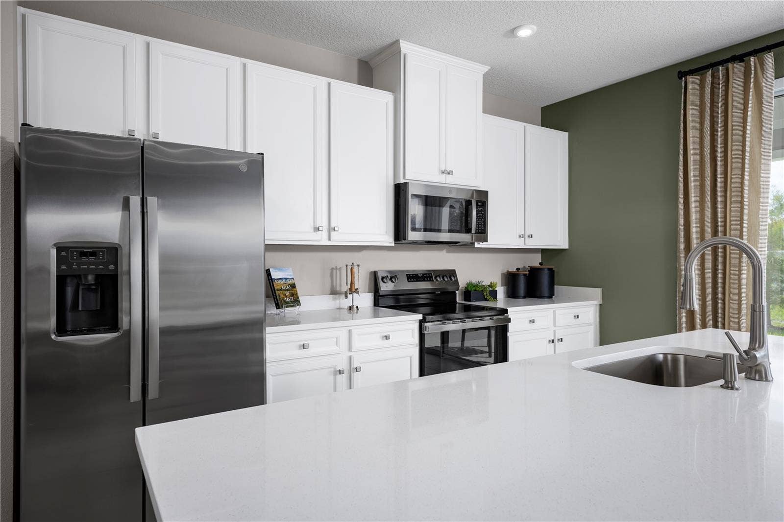 31535 AZURE BEACH DRIVE, San Antonio, FL 33576 31535 AZURE BEACH DRIVE, San Antonio, FL 33576