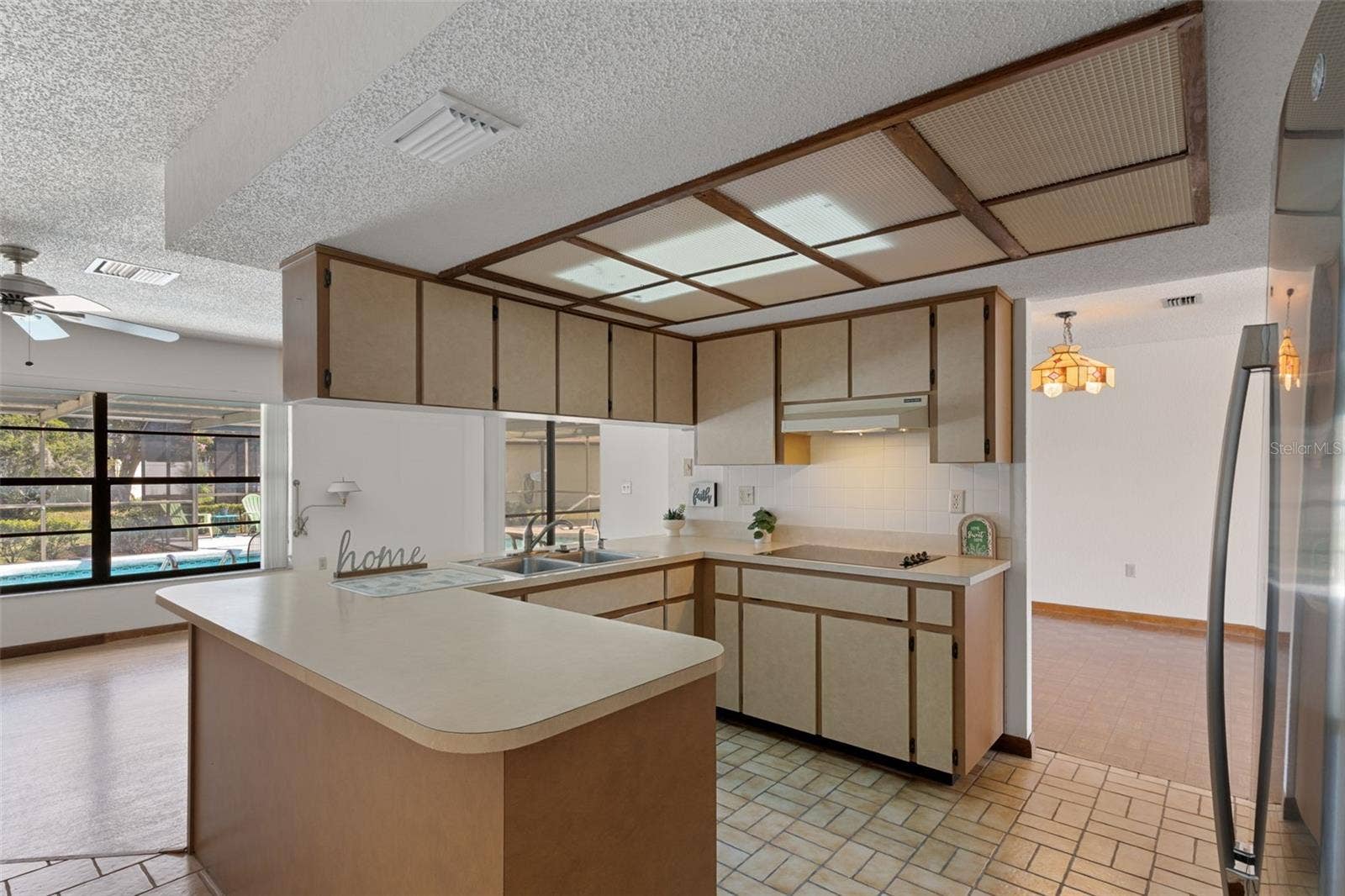 9009 HEATHER BOULEVARD, Weeki Wachee, FL 34613 Kitchen