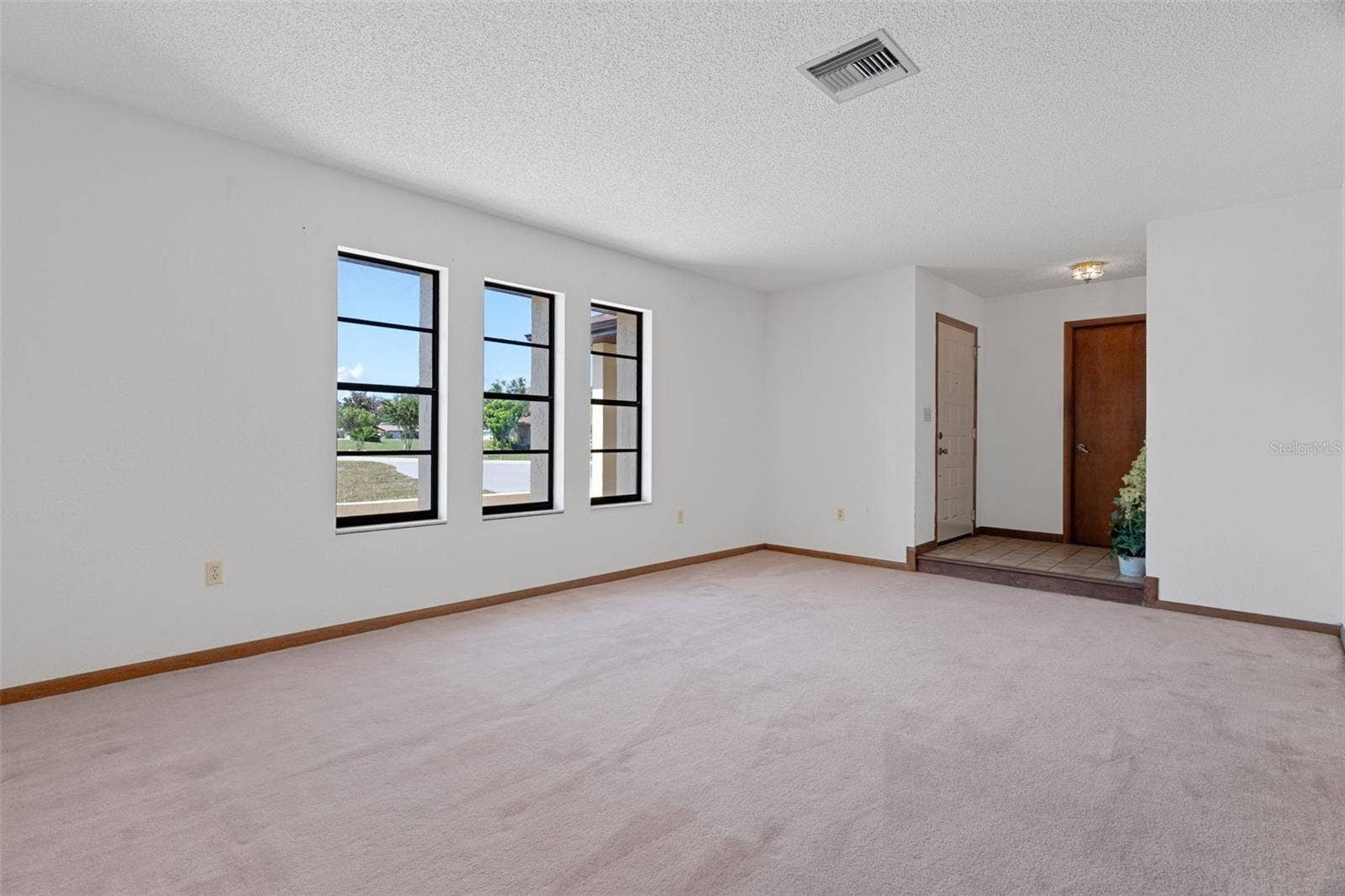 9009 HEATHER BOULEVARD, Weeki Wachee, FL 34613 Formal Living Room