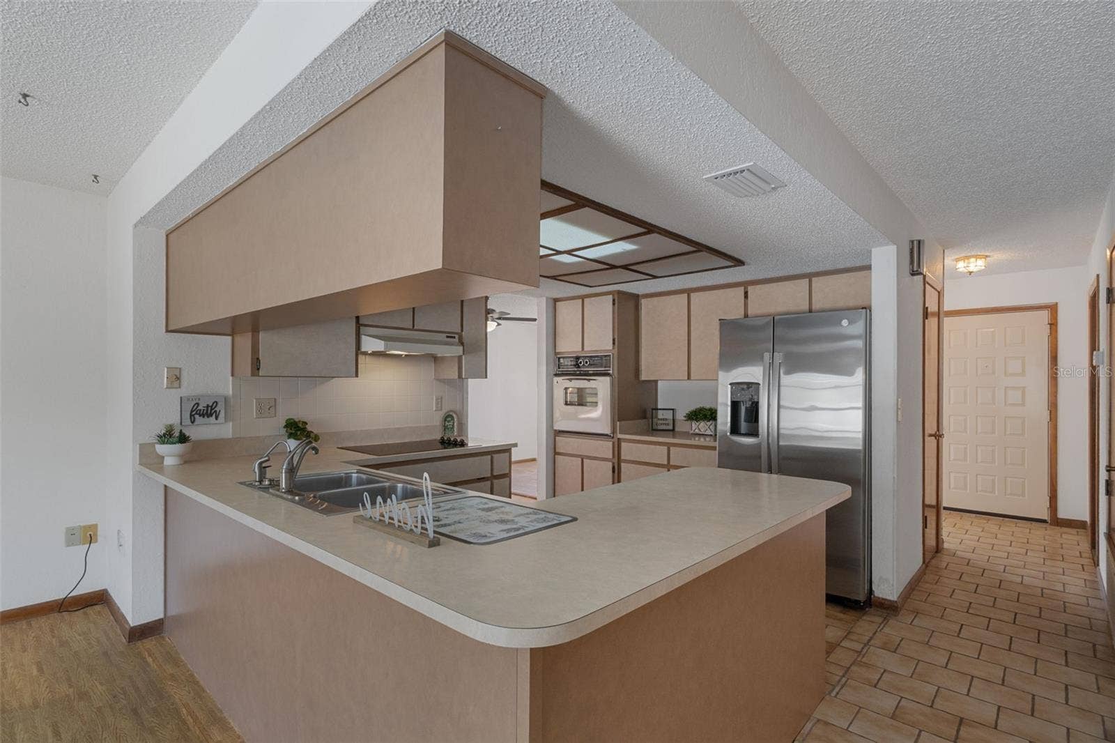 9009 HEATHER BOULEVARD, Weeki Wachee, FL 34613 Kitchen